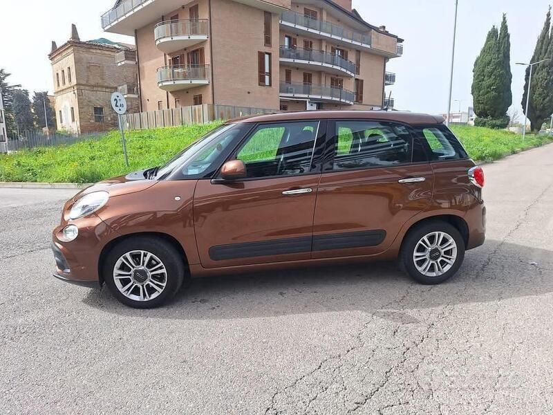 Usata Fiat 500L Living 105 CV (77 kW) 2020 Marrone Monovolume