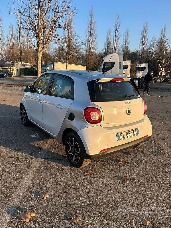 Usata Smart ForFour 2015 Bianco Utilitaria