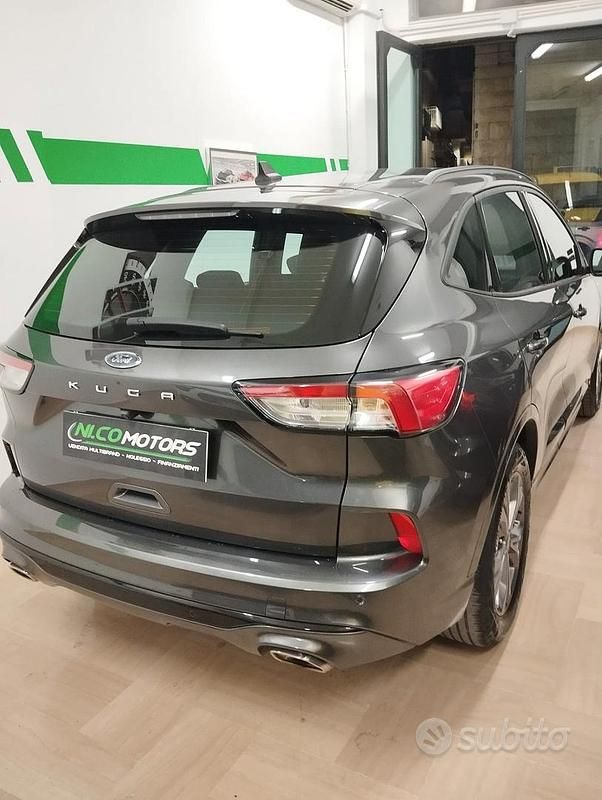 Usata Ford Kuga ST-Line 120 CV (88 kW) 2022 Grigio SUV