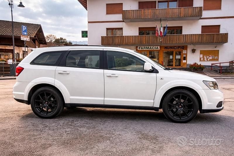 Usata Fiat Freemont 140 CV (102 kW) 2012 Bianco SUV