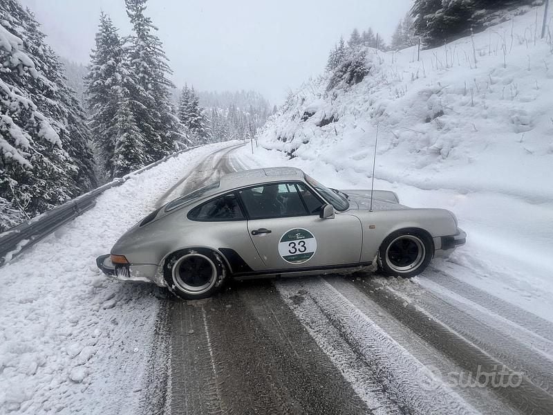 Usata Porsche 911 Carrera 231 CV (169 kW) 1983 Grigio Coupé