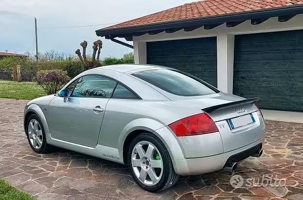 Begagnad Audi TT 225 HK (165 kW) 2001 Grå Sportkupé