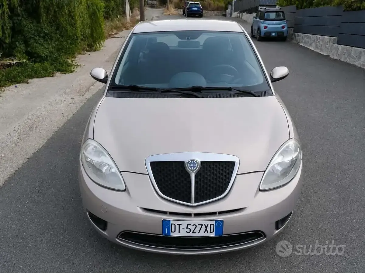 Usata Lancia Ypsilon 60 CV (44 kW) 2009 Grigio Utilitaria