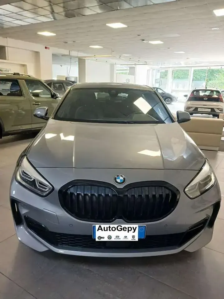 Usata BMW 118 M Sport 150 CV (110 kW) 2022 Grigio granite Utilitaria