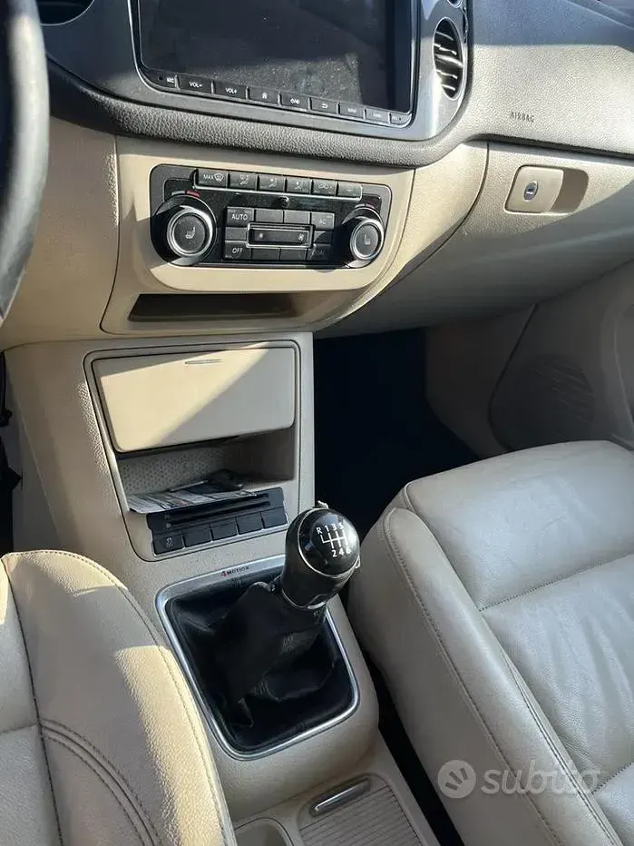 Usata VW Tiguan 140 CV (102 kW) 2012 Grigio SUV