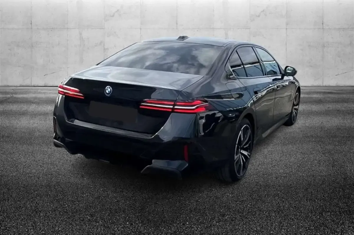 Usata BMW 530e M Sport 299 CV (219 kW) 2024 Nero Berlina