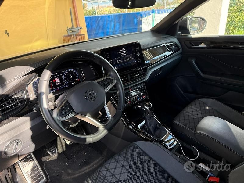 Usata VW T-Roc R-line 110 CV (80 kW) 2023 Nero SUV