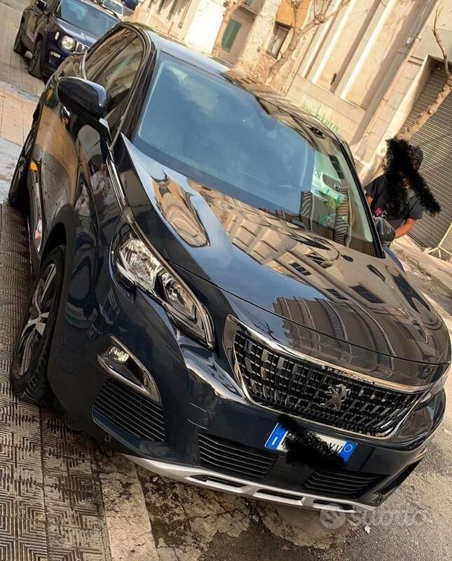 Usata Peugeot 3008 Allure 131 CV (96 kW) 2019 Blu/azzurro SUV