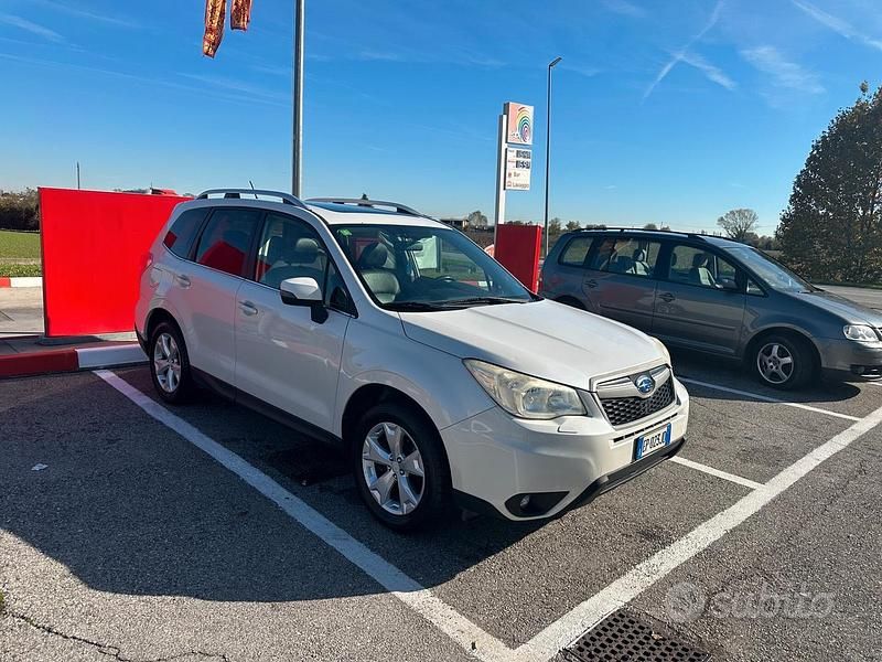 Usata Subaru Forester 146 CV (107 kW) 2013 Bianco SUV