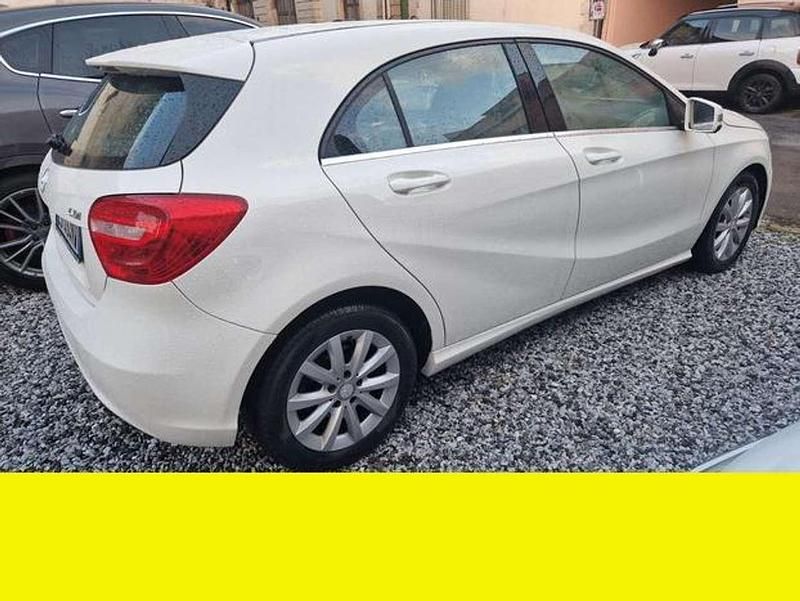 Usata Mercedes A180 109 CV (80 kW) 2013 Bianco Berlina