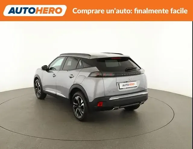 Usata Peugeot 2008 Allure 131 CV (96 kW) 2023 Argento SUV