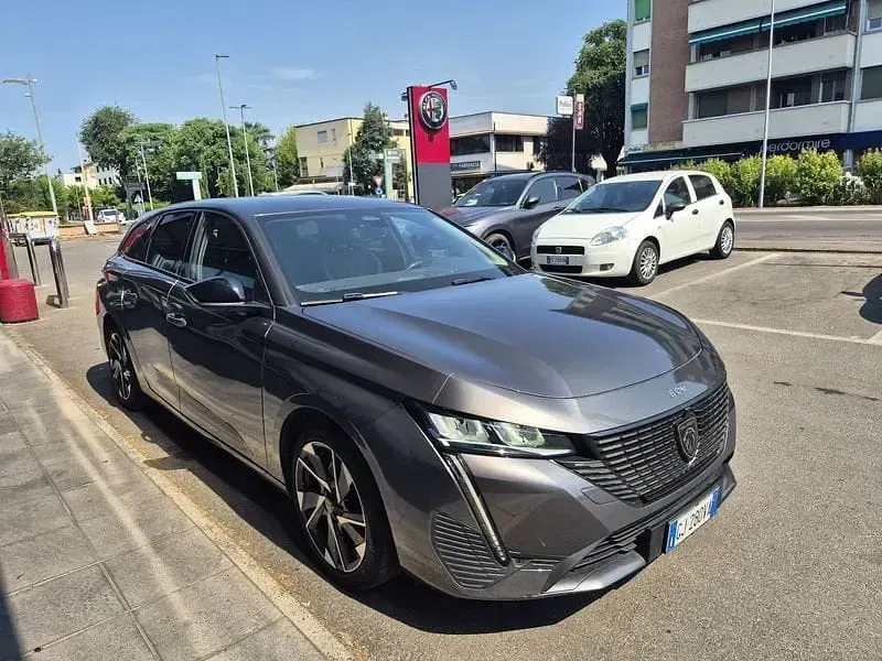 Usata Peugeot 308 Allure 131 CV (96 kW) 2022 Grigio scuro Station wagon