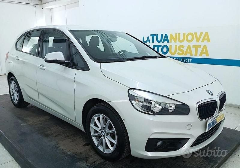 Usata BMW 216 Active Tourer Comfort Edition 116 CV (85 kW) 2017 Bianco metallizzato Monovolume