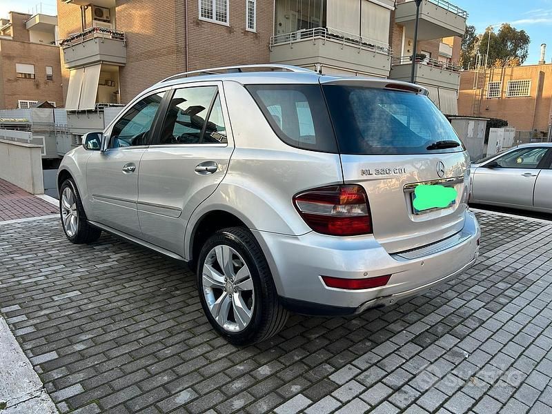Usata Mercedes ML320 2009 Grigio SUV