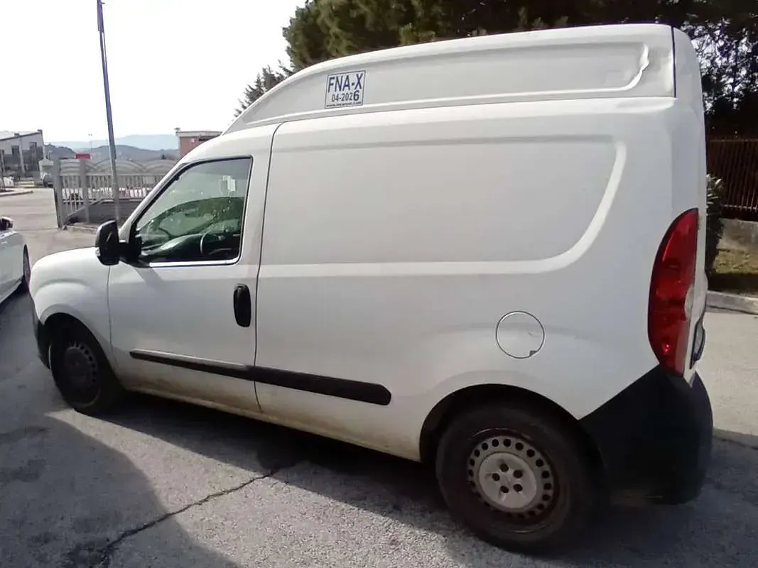 Usata Opel Combo 120 CV (88 kW) 2017 Bianco Monovolume