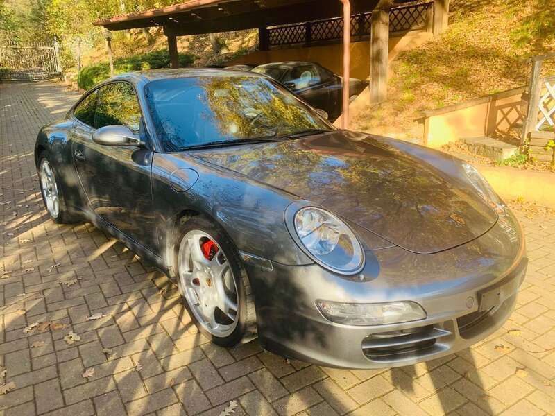 Usata Porsche 997 355 CV (261 kW) 2007 Grigio agata Coupé