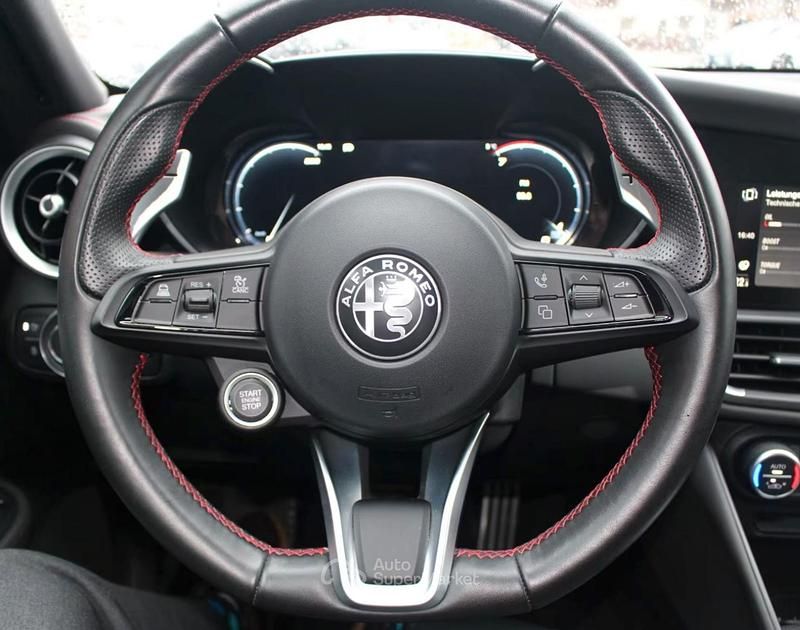 Usata Alfa Romeo Giulia Competizione 280 CV (205 kW) 2023 Nero Berlina