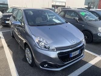 Grigio scuro Usata 2019 Peugeot 108 Active Due volumi | 10.850 € (Buon prezzo) - Immagine 1/2