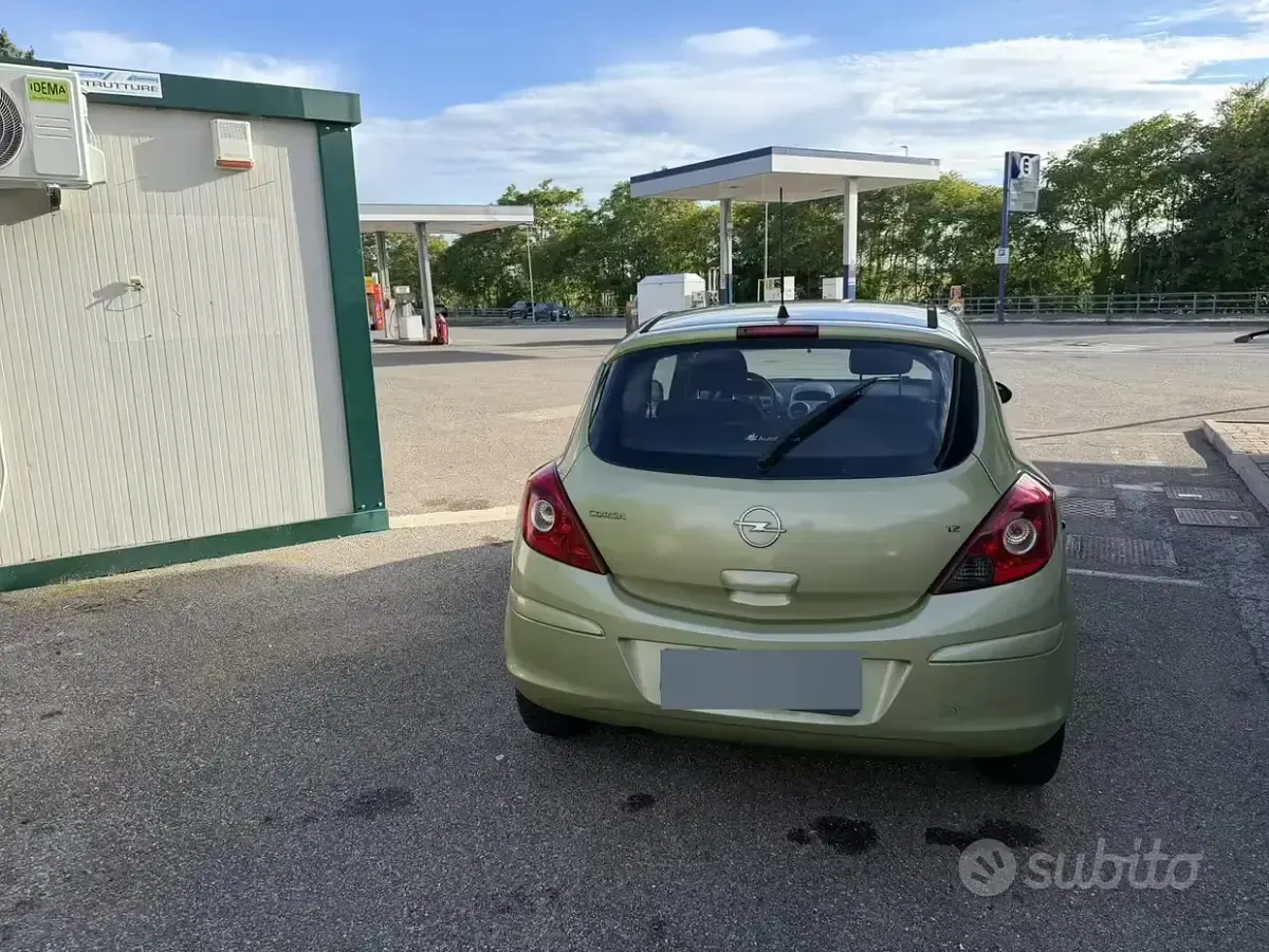 Usata Opel Corsa 80 CV (58 kW) 2007 Utilitaria