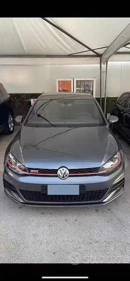 Usata VW Golf VIII GTI 245 CV (180 kW) 2022 Grigio Berlina