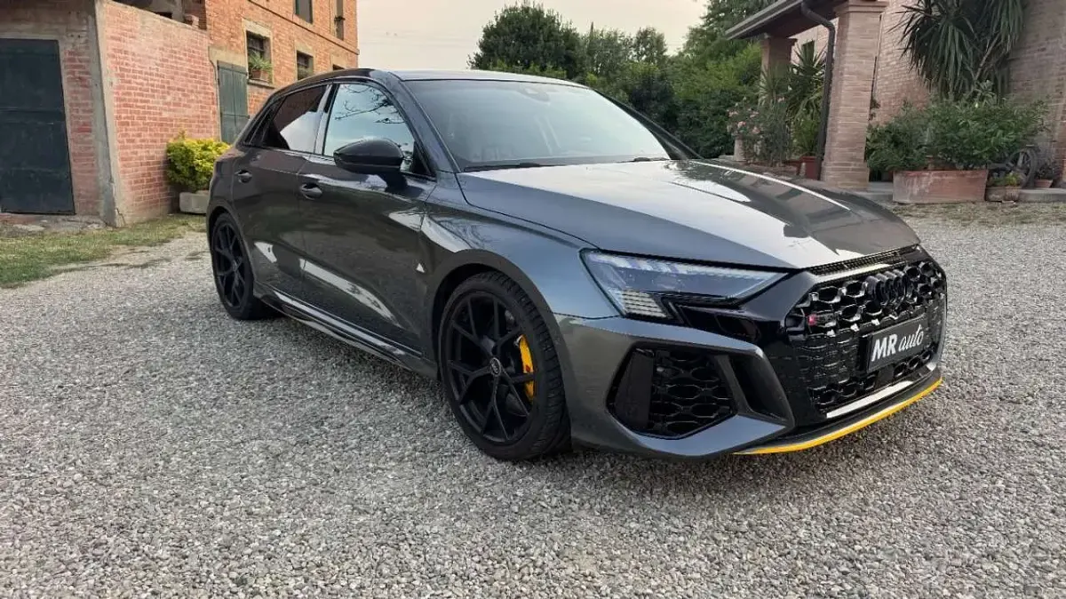 Usata Audi RS3 Comfort 400 CV (294 kW) 2022 Grigio Berlina