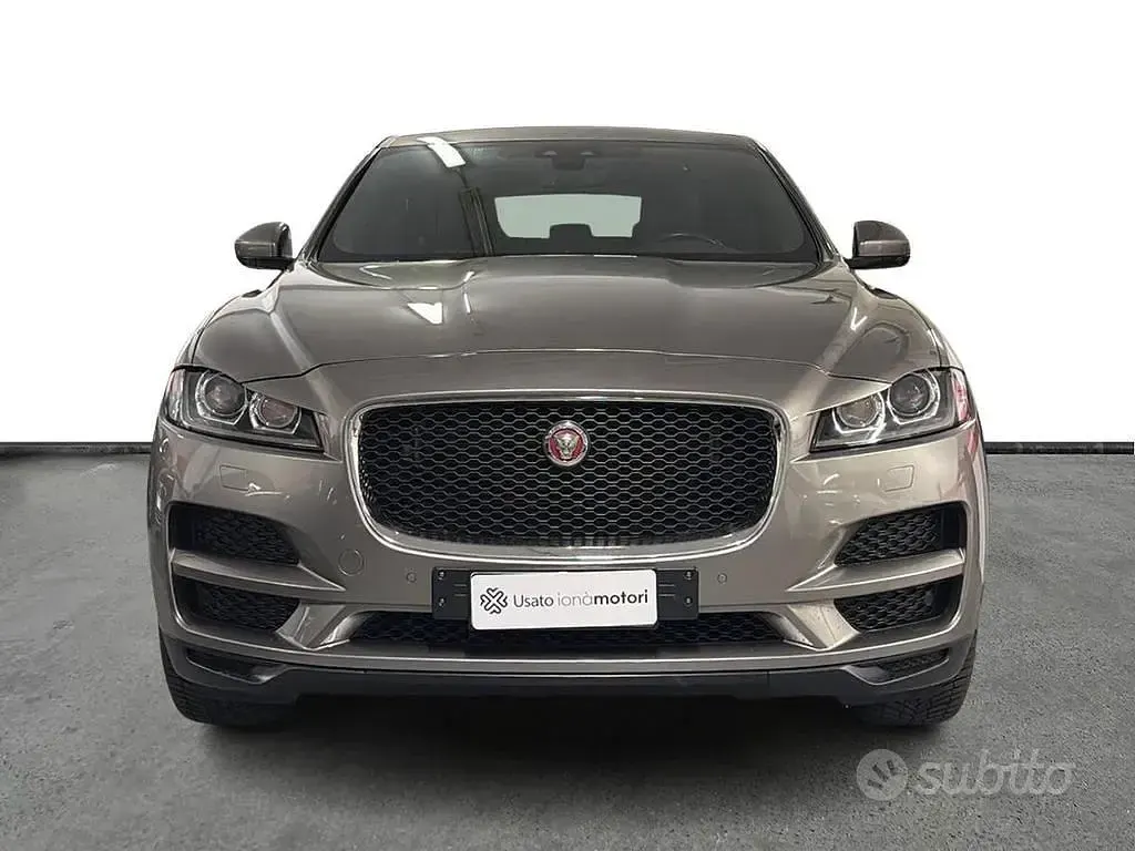 Usata Jaguar F-Pace 204 CV (150 kW) 2022 Grigio SUV