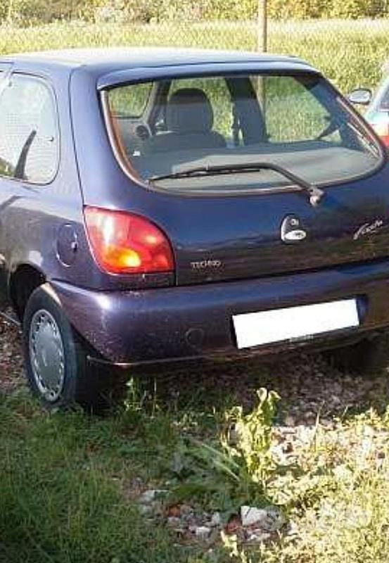 Usata Ford Fiesta 75 CV (55 kW) 1997 Blu Utilitaria