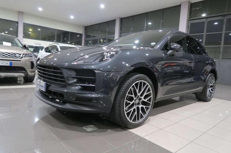 Grigio scuro met Usata 2019 Porsche Macan SUV | 47.900 € (Buon prezzo) - Immagine 1/4