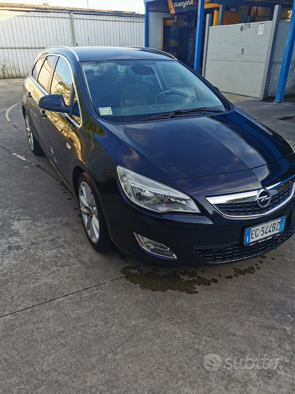 Usato 2011 Opel Astra 1.7 Diesel 125 CV (6.000 €)