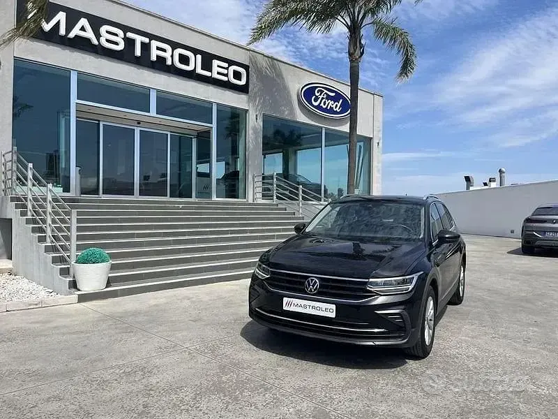 Usata VW Tiguan Life 150 CV (110 kW) 2023 Nero SUV