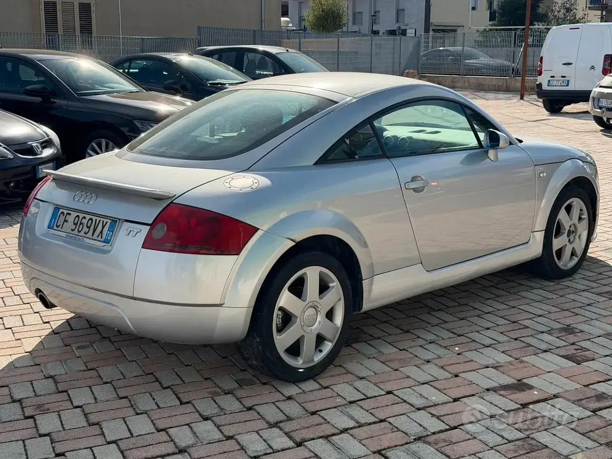 Usata Audi TT Design 179 CV (131 kW) 2002 Grigio Coupé