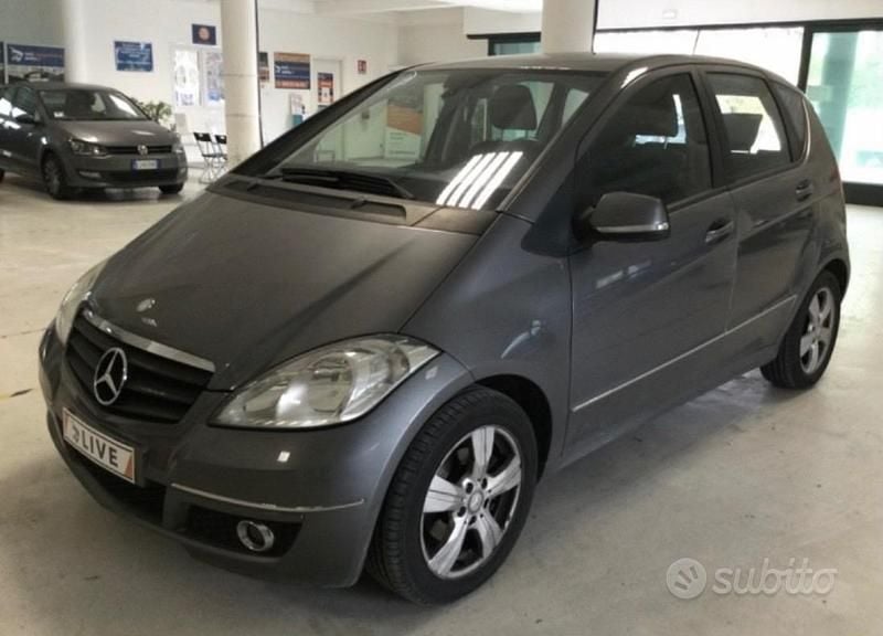 Usata Mercedes A180 Elegance 110 CV (80 kW) 2010 Grigio Monovolume