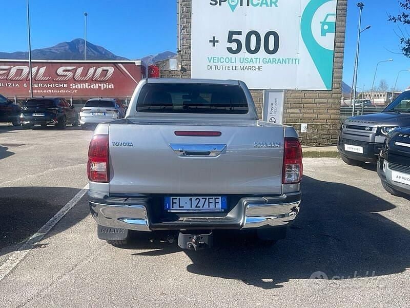 Usata Toyota HiLux 150 CV (110 kW) 2017 Grigio Pick-up