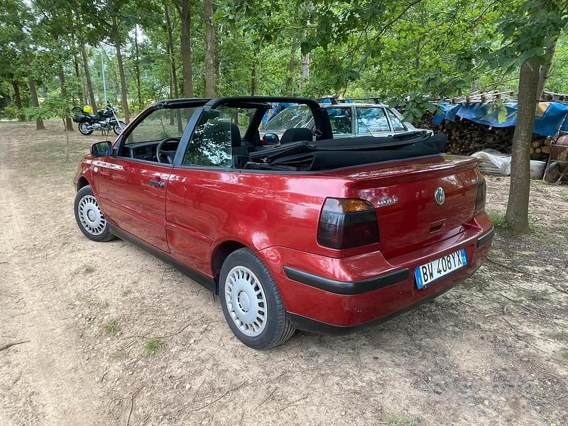 Usata VW Golf Cabriolet 101 CV (74 kW) 2002 Cabrio