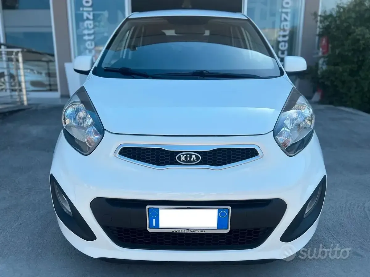 Usata Kia Picanto 69 CV (50 kW) 2011 Bianco Utilitaria