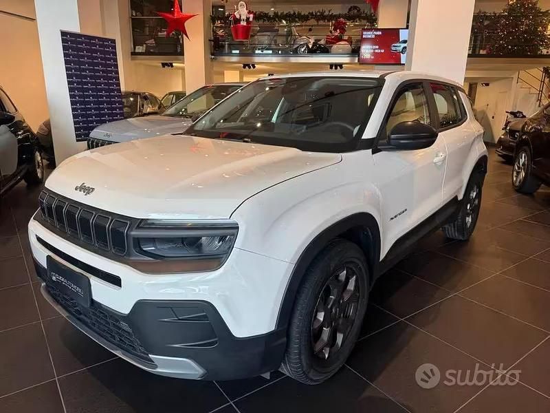 Usata Jeep Avenger Longitude 100 CV (73 kW) 2023 Bianco SUV