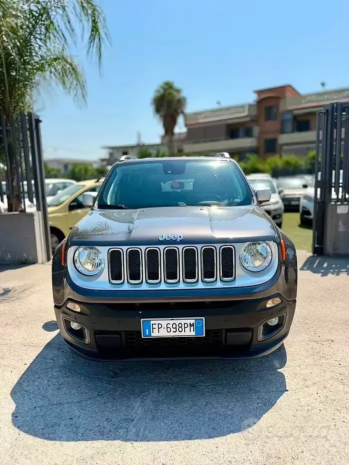 Usata Jeep Renegade Limited 140 CV (102 kW) 2018 Grigio SUV