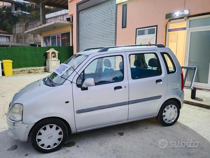 Usata Opel Agila Comfort 75 CV (55 kW) 2002 Grigio Monovolume