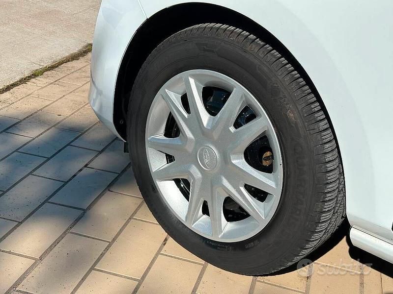 Usata Ford Fiesta 85 CV (62 kW) 2019 Bianco Utilitaria