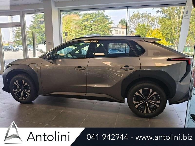 Nuova Subaru Solterra 117 kW (160 CV) 2025 Grigio scuro SUV