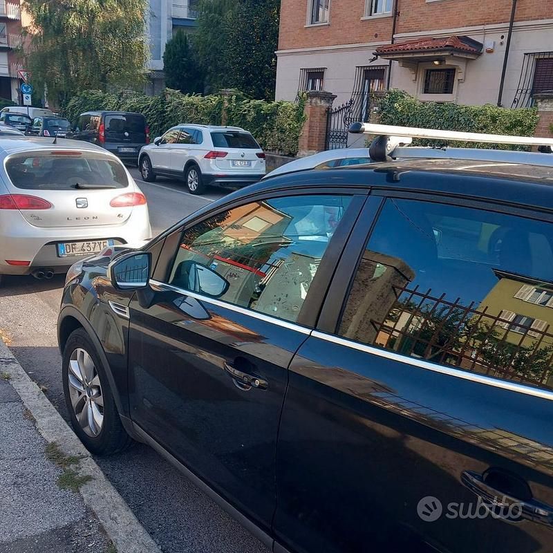 Usata Ford Kuga 163 CV (119 kW) 2011 Nero SUV