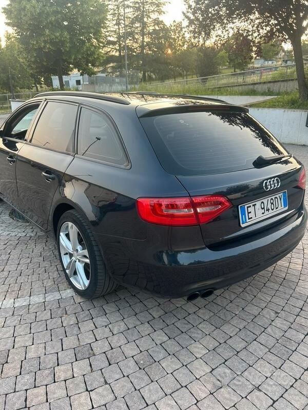 Usata Audi A4 Advanced Plus 120 CV (88 kW) 2013 Blu Station wagon