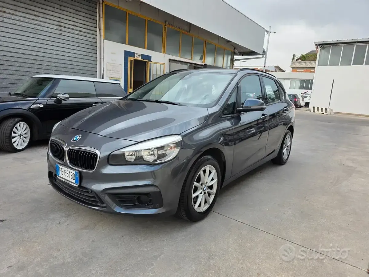 Usata BMW 214 Luxury Line 95 CV (69 kW) 2017 Grigio Station wagon