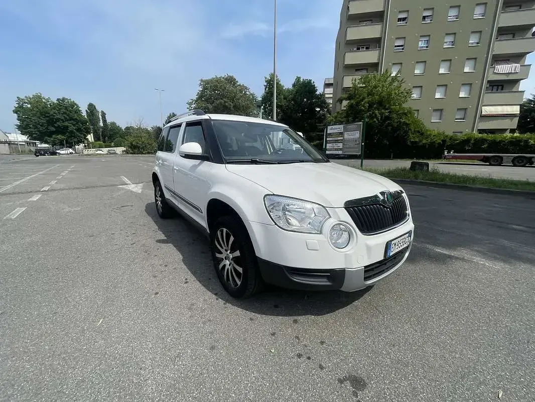 Usata Skoda Yeti Adventure 105 CV (77 kW) 2012 Bianco SUV