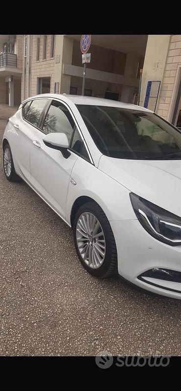 Usata Opel Astra 120 CV (88 kW) 2018 Bianco Berlina