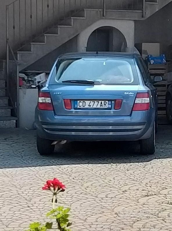 Usata Fiat Stilo Active 116 CV (85 kW) 2002 Blu/azzurro Berlina
