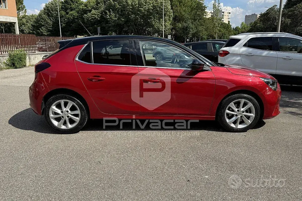 Usata Opel Corsa Elegance 101 CV (74 kW) 2022 Rosso Utilitaria