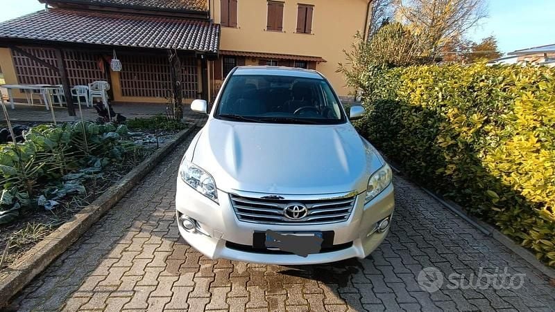 Usata Toyota RAV4 136 CV (100 kW) 2012 Grigio SUV