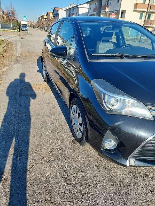 Usata Toyota Yaris Sol 65 CV (47 kW) 2016 Utilitaria