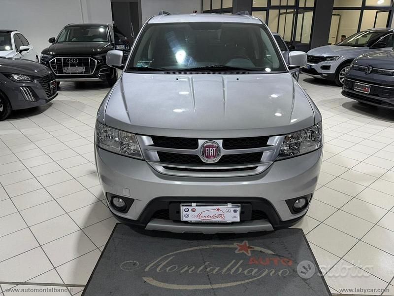 Usata Fiat Freemont 170 CV (125 kW) 2011 Grigio SUV